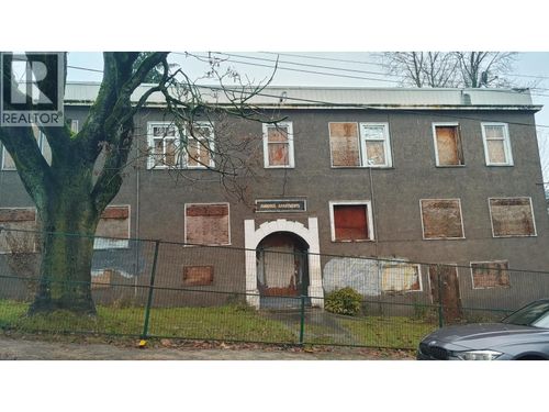 335 Thirteenth St, New Westminster, BC, V3M4L4 | Card Image