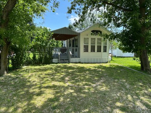 28-67 Woodhaven Dr E, Sublette, IL, 61367 | Card Image