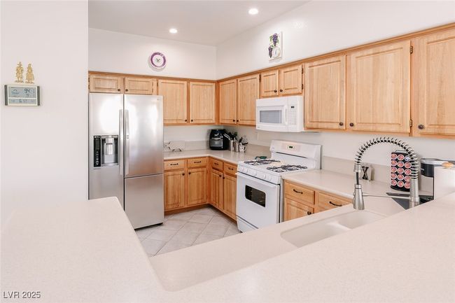 UNIT-101 - 4970 Black Bear Rd, Condo with 2 bedrooms, 2 bathrooms and null parking in Las Vegas NV | Image 9