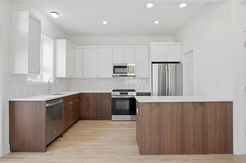 2f-1751 W Superior Street, Chicago, IL, 60622 | Card Image