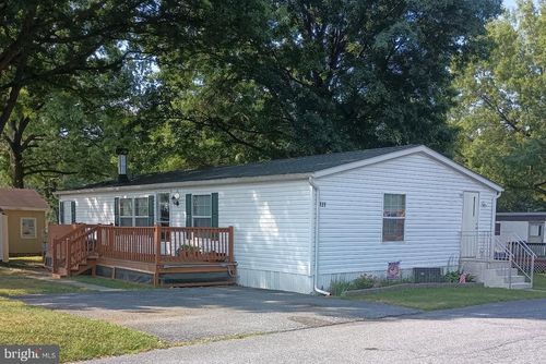 111 Nancy Blvd, Middletown, PA, 17057-5943 | Card Image