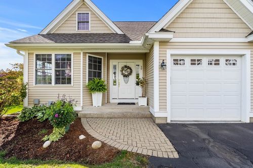 50-50 Carrington Ln, Uxbridge, MA, 01569-3215 | Card Image