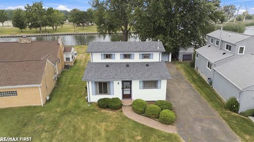 38127 Huron Pointe Dr, Harrison Township, MI, 48045-2834 | Card Image