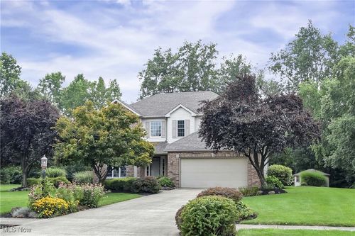 4712 Belmont Dr, Avon, OH, 44011-3604 | Card Image