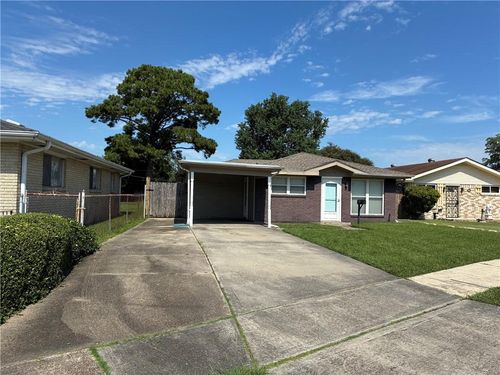 2104 7th St, Harvey, LA, 70058-3533 | Card Image