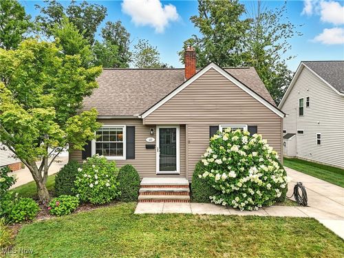 469 Canterbury Rd, Bay Village, OH, 44140-2408 | Card Image