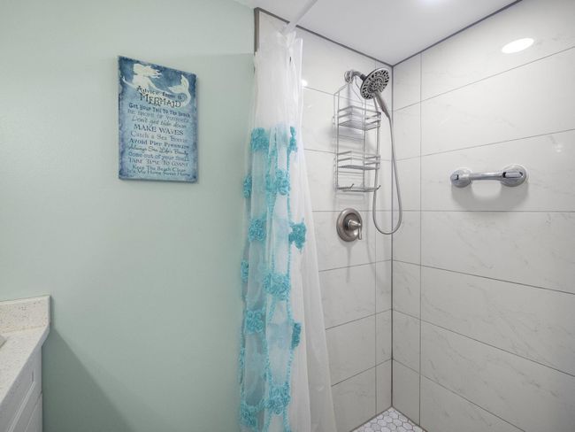 1206 12 Th Ct, Condo with 2 bedrooms, 3 bathrooms and null parking in Jupiter FL | Image 11