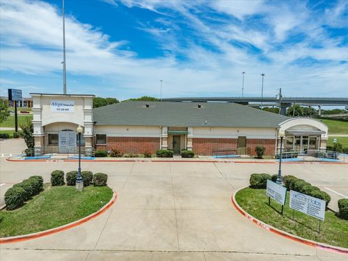 8067 W Virginia Drive, Dallas, TX, 75237 | Card Image