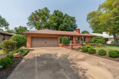 1823 Drakestone Avenue, House other with 2 bedrooms, 2 bathrooms and null parking in Nichols Hills OK | Image 3