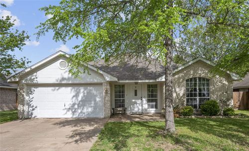 1211 Mullins Ct, College Station, TX, 77845-4835 | Card Image