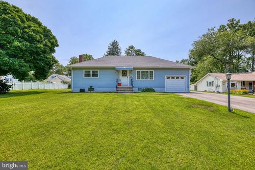 240 Walnut Ln, Yardley, PA, 19067-2029 | Card Image