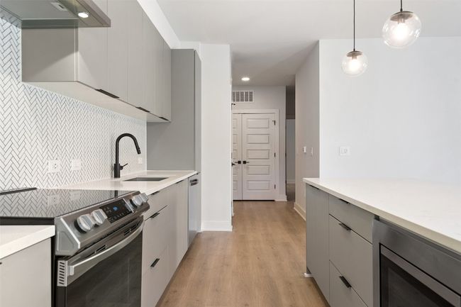 APT-222 - 2500 Longview St, Condo with 2 bedrooms, 2 bathrooms and 2 parking in Austin TX | Image 7