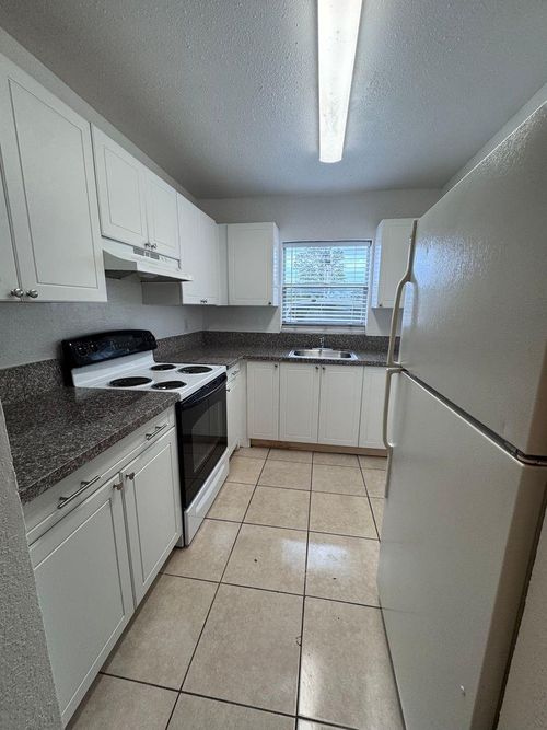 apt-2-8011 Nw 35th Ct, Coral Springs, FL, 33065-3066 | Card Image