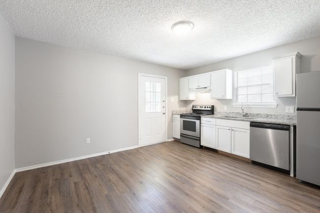 B - 415 M L K Dr, Home with 2 bedrooms, 1 bathrooms and 2 parking in Elgin TX | Image 4