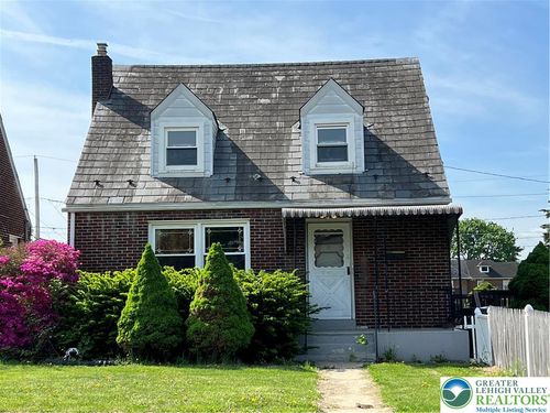 818 Walters St, Bethlehem, PA, 18017-6022 | Card Image