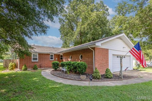 900 Hawthorn Dr, Sikeston, MO, 63801-4714 | Card Image
