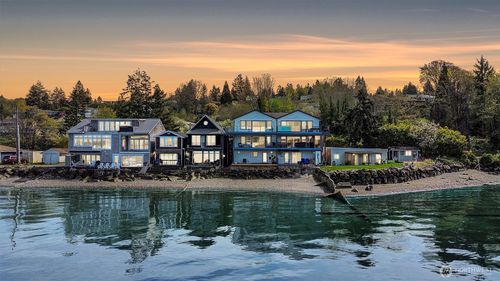 a-2709 Day Island Blvd W, University Place, WA, 98466-1813 | Card Image