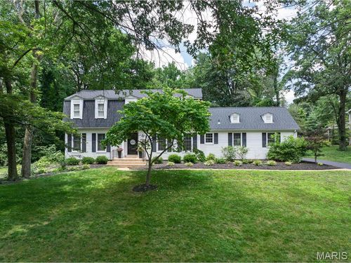1855 Grassy Ridge Rd, Kirkwood, MO, 63122-3507 | Card Image