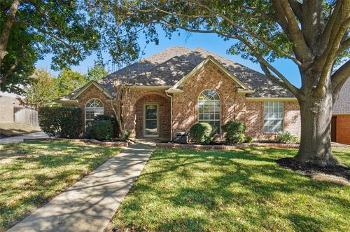 7716 Bridlewood Ct, North Richland Hills, TX, 76182-7343 | Card Image