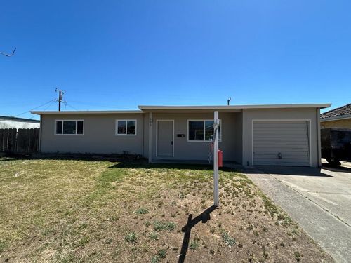 452 Vallejo St, Salinas, CA, 93906-3334 | Card Image