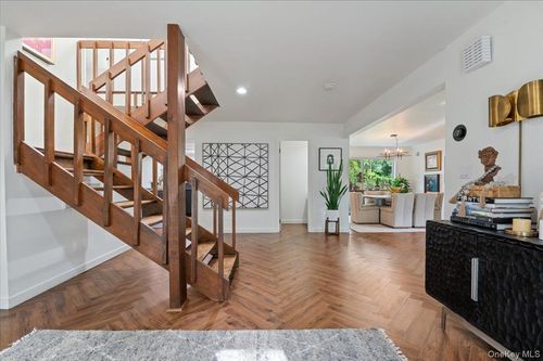 236 Northfield Rd, Hauppauge, NY, 11788-2322 | Card Image