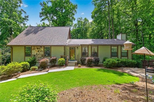 9640 Pine Thicket Way, Roswell, GA, 30075-4332 | Card Image