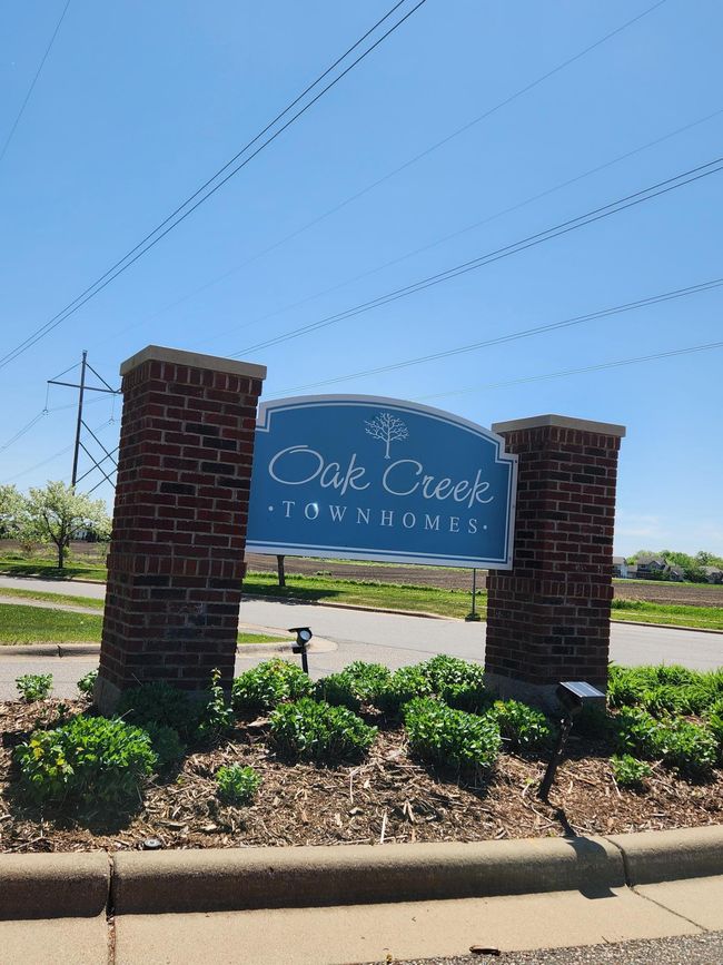 Well maintained, Oak Creek Townhomes. | Image 19
