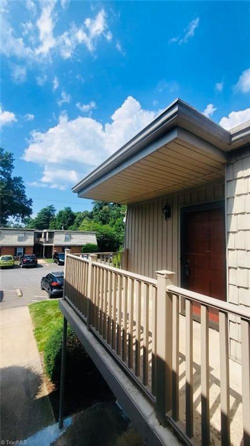 apt-g-3828 Country Club Rd, Winston Salem, NC, 27104-2930 | Card Image