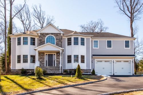 646 Mountain Ave, Berkeley Heights, NJ, 07922-2501 | Card Image