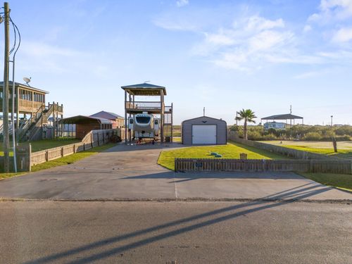 1112 Mabry St, Gilchrist, TX, 77617 | Card Image