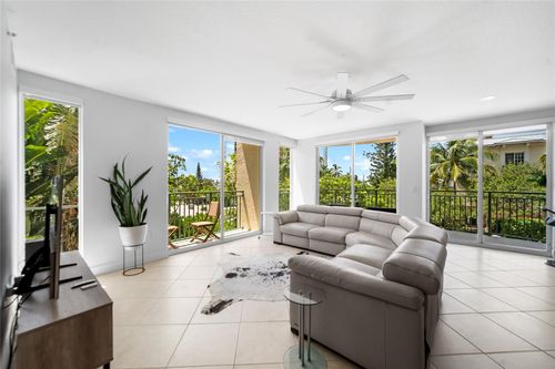 apt-203-3210 Ne 5th St, Pompano Beach, FL, 33062-4757 | Card Image