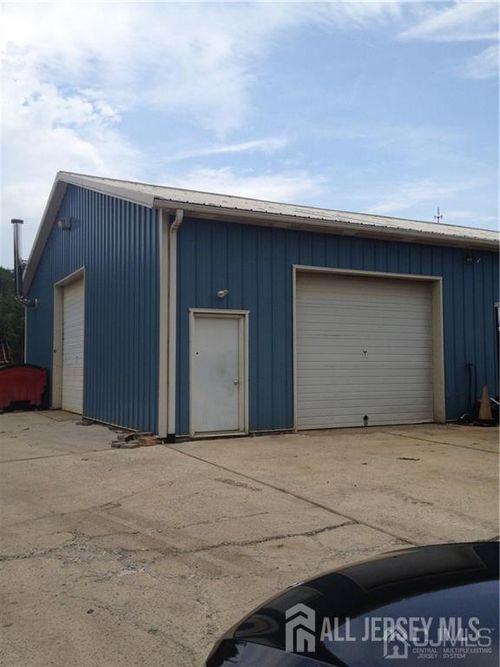 33 England Rd, Monroe, NJ, 08831-5944 | Card Image