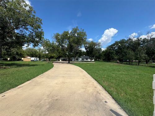 409 Pecan Grove Dr, Clyde, TX, 79510-3831 | Card Image