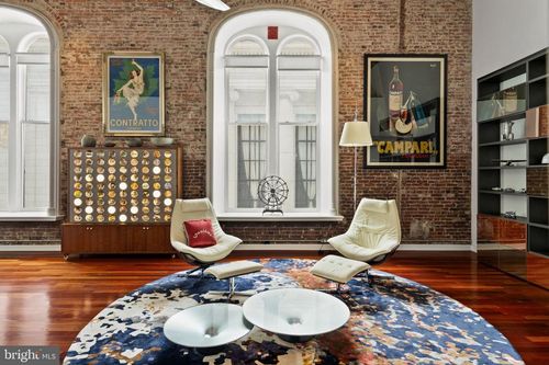 202203-105 S 12th St, PHILADELPHIA, PA, 19107-4809 | Card Image