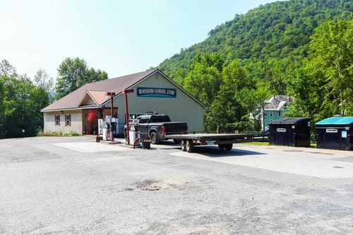 6828 Main St, Readsboro, VT, 05350-9806 | Card Image
