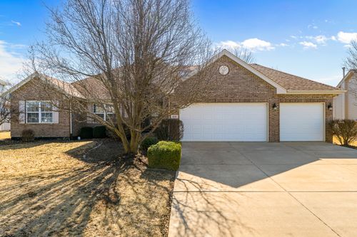 820 W Locust Ln, Peotone, IL, 60468-8737 | Card Image