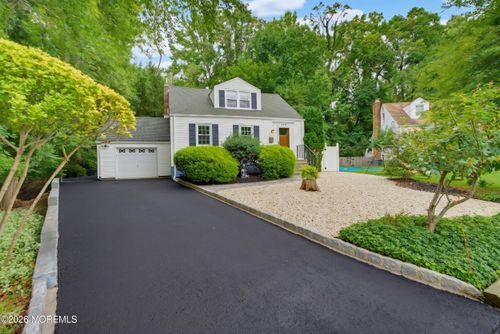 456 Brookside Ave, Oakhurst, NJ, 07755-1402 | Card Image