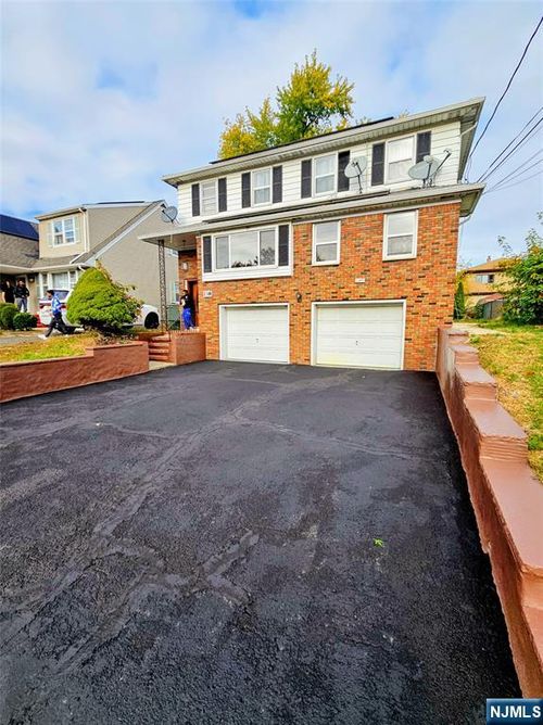 138 Scoles, Clifton, NJ, 07012 | Card Image