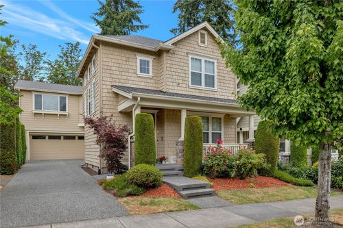 18248 Ne 111th St, Redmond, WA, 98052-2353 | Card Image