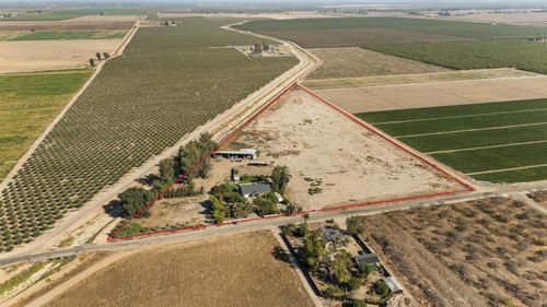 860 W Riverdale Ave, Riverdale, CA, 93656-9438 | Card Image