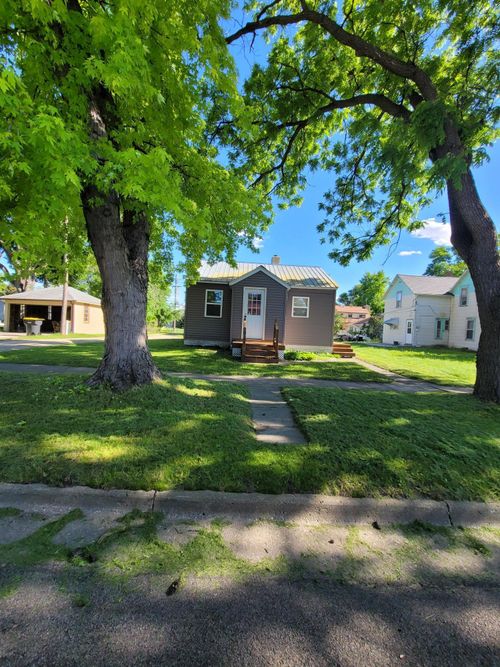 941 Birch Ave, Bird Island, MN, 55310-1150 | Card Image