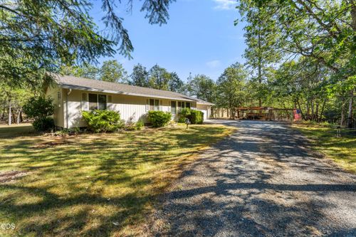 7606 Monument Drive, Grants Pass, OR, 97526 | Card Image
