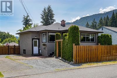 421 Hambrook St, House other with 3 bedrooms, 2 bathrooms and 4 parking in Ladysmith BC | Image 1