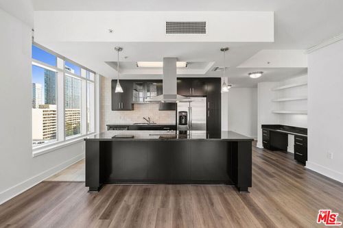 1605-717 W Olympic Blvd, Los Angeles, CA, 90015-3808 | Card Image