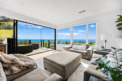111 Avenida Patero De Oro, San Clemente, CA, 92672 | Card Image