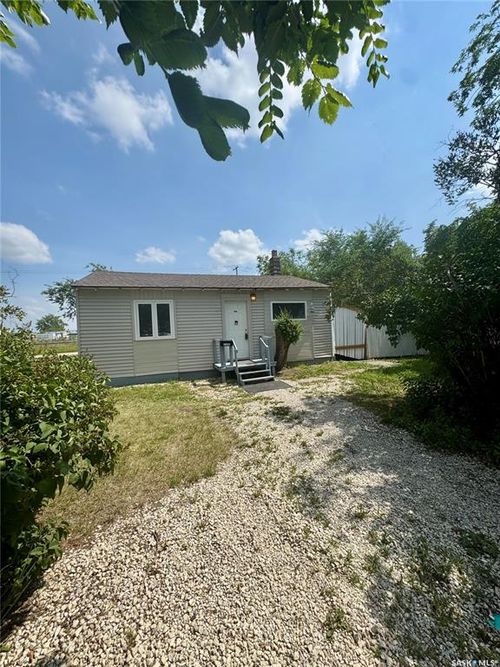 649 Retallack St, Regina, SK, S4T2G5 | Card Image