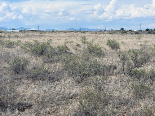 81 Espejo, Moriarty, NM, 87035 | Card Image