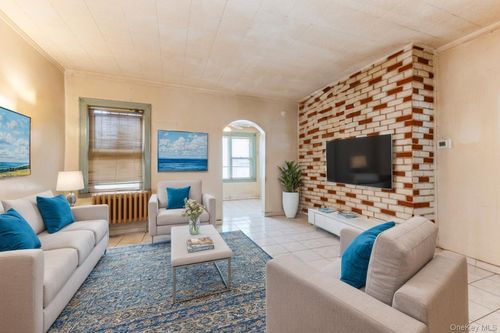 30a-51 E 47th St, New York, NY, 10017-1908 | Card Image