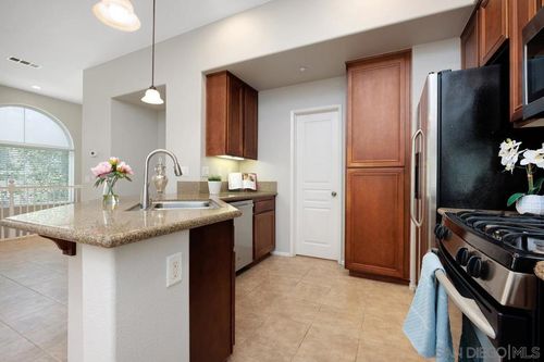 442 Almond Rd, San Marcos, CA, 92078-7337 | Card Image