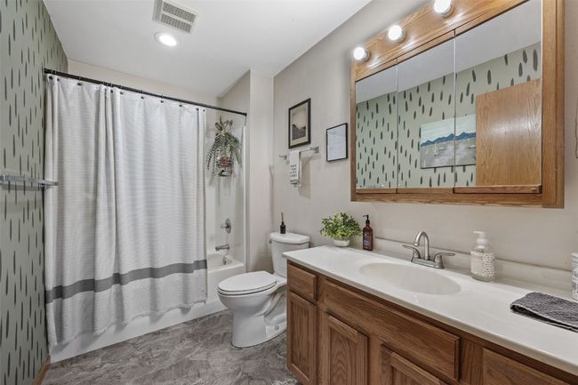 UNIT-5 - 6715 Creekside Dr, Condo with 2 bedrooms, 1 bathrooms and null parking in Cedar Rapids IA | Image 15